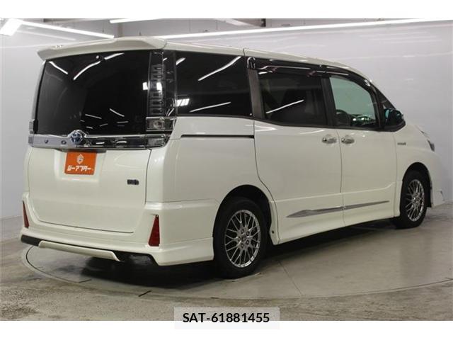 Toyota VOXY 2018-01 8727911-4
