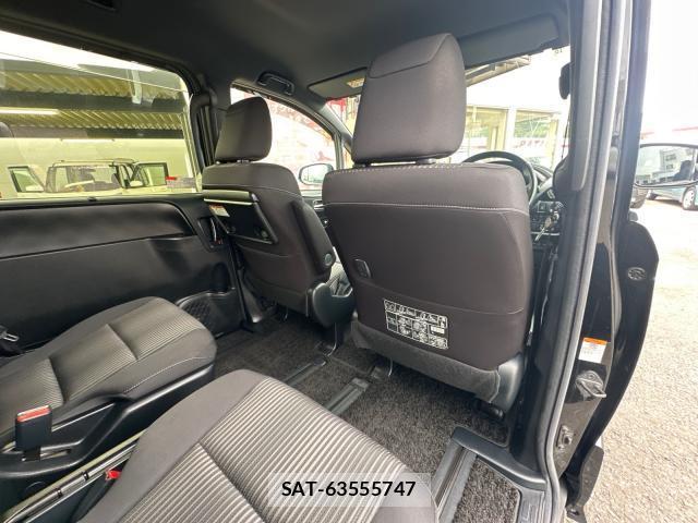 Toyota VOXY 2018-06 8728004-15