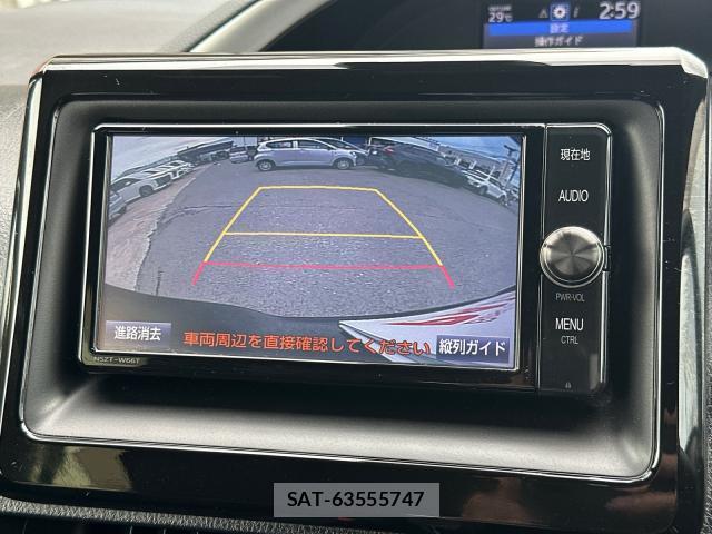 Toyota VOXY 2018-06 8728004-4