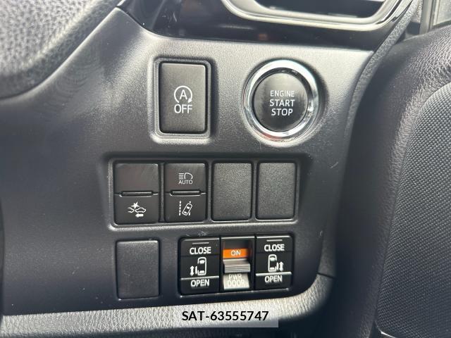 Toyota VOXY 2018-06 8728004-8