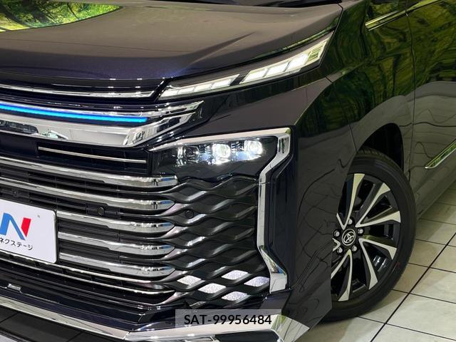 Toyota VOXY 2022-09 8728091-12