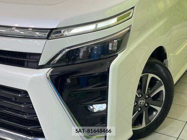 Toyota VOXY 2020-03 8728093-11