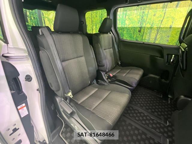 Toyota VOXY 2020-03 8728093-7