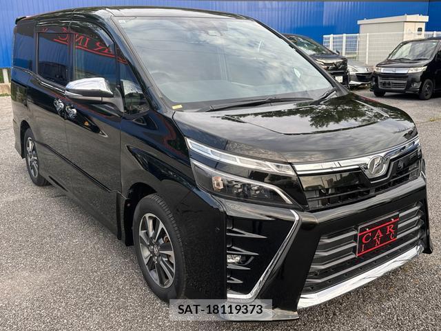 Toyota VOXY 2017-12 8728174-2