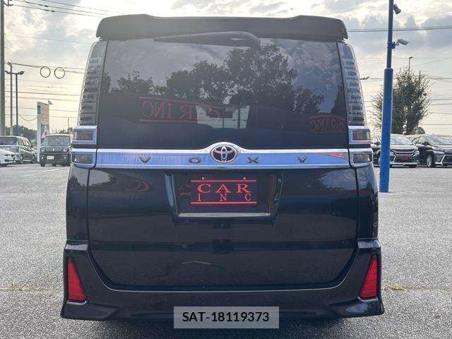 Toyota VOXY 2017-12 8728174-4