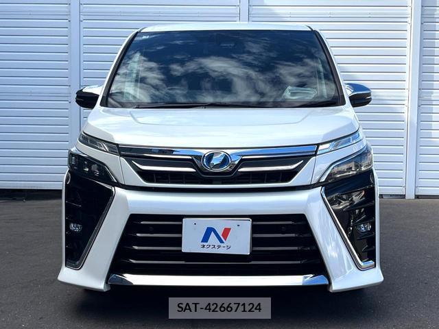 Toyota VOXY 2019-04 8728217-11