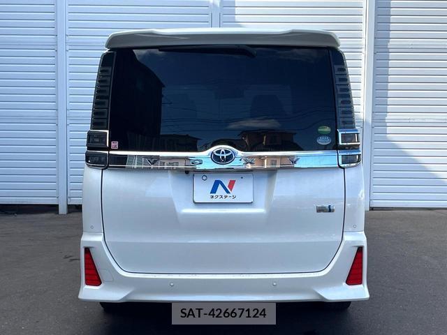 Toyota VOXY 2019-04 8728217-12