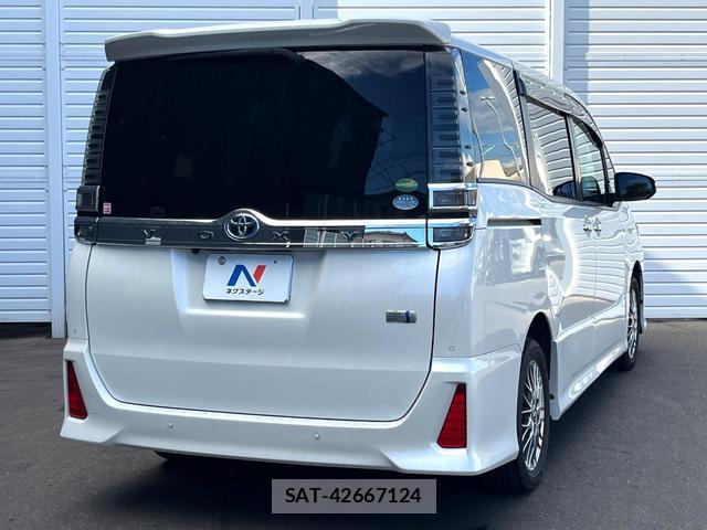 Toyota VOXY 2019-04 8728217-14
