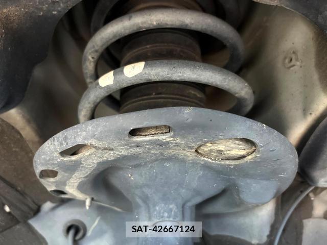 Toyota VOXY 2019-04 8728217-19