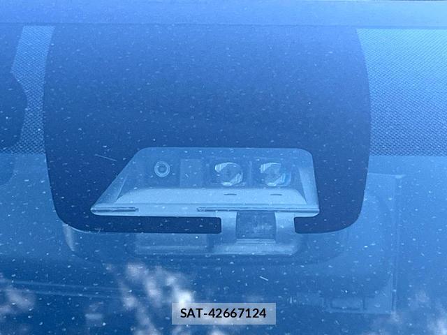Toyota VOXY 2019-04 8728217-2