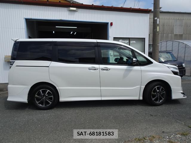 Toyota VOXY 2021-05 8728257-2