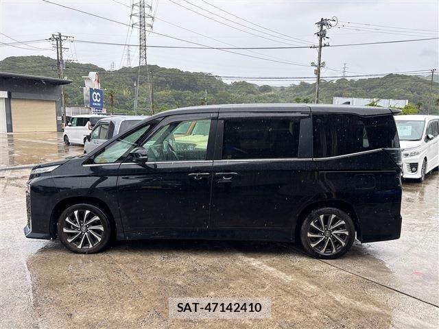 Toyota VOXY 2024-04 8728312-12