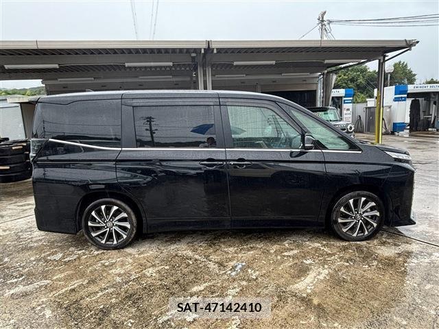 Toyota VOXY 2024-04 8728312-16