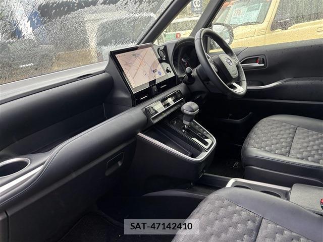 Toyota VOXY 2024-04 8728312-3