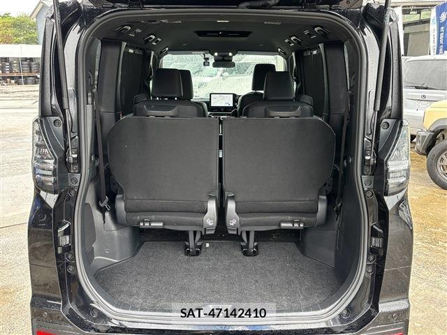 Toyota VOXY 2024-04 8728312-7