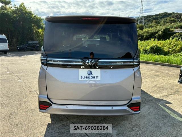 Toyota VOXY 2023-07 8728326-13