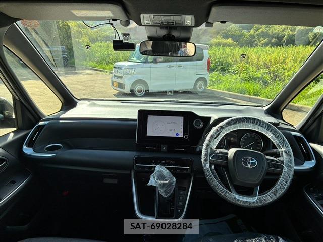 Toyota VOXY 2023-07 8728326-2