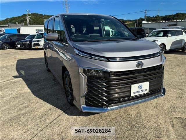 Toyota VOXY 2023-07 8728326-8