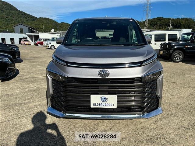 Toyota VOXY 2023-07 8728326-9