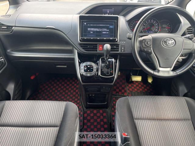 Toyota VOXY 2018-05 8728375-1