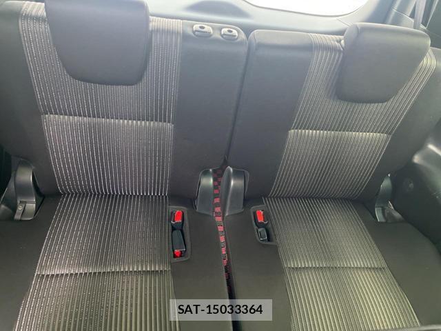 Toyota VOXY 2018-05 8728375-11