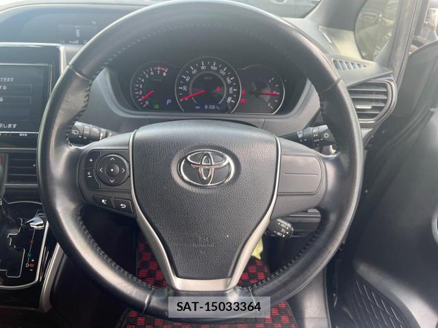 Toyota VOXY 2018-05 8728375-12