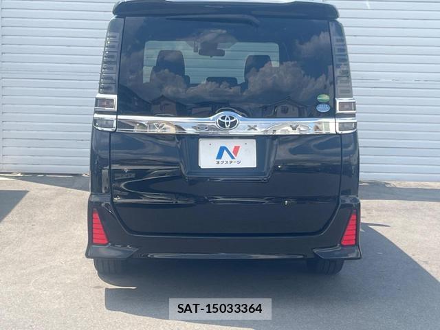 Toyota VOXY 2018-05 8728375-16