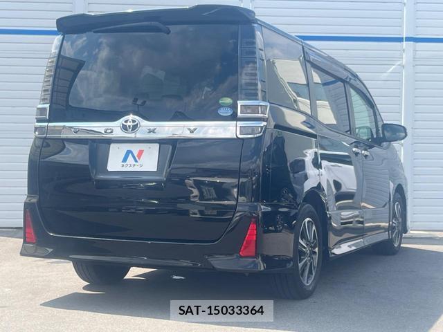 Toyota VOXY 2018-05 8728375-18