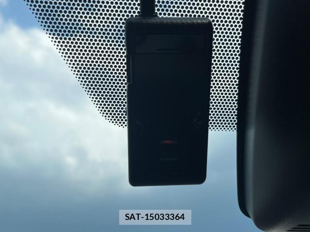 Toyota VOXY 2018-05 8728375-7