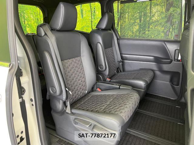Toyota VOXY 2023-08 8728575-9