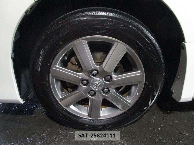 Toyota VOXY 2009-06 8728628-1
