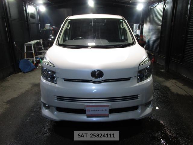 Toyota VOXY 2009-06 8728628-11