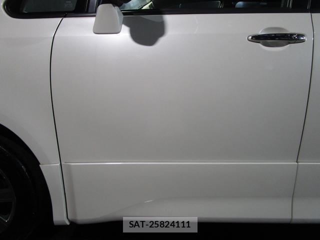 Toyota VOXY 2009-06 8728628-2