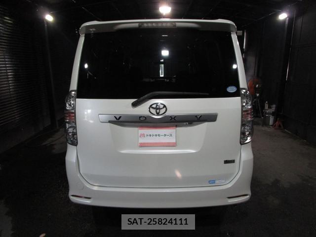 Toyota VOXY 2009-06 8728628-5