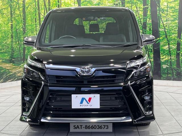 Toyota VOXY 2021-04 8728655-14