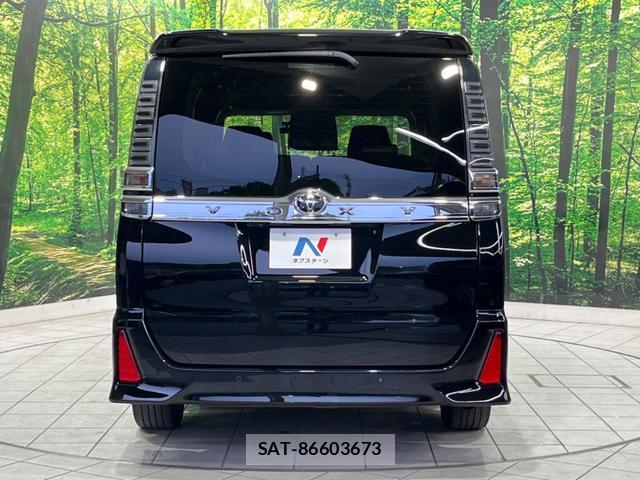 Toyota VOXY 2021-04 8728655-15