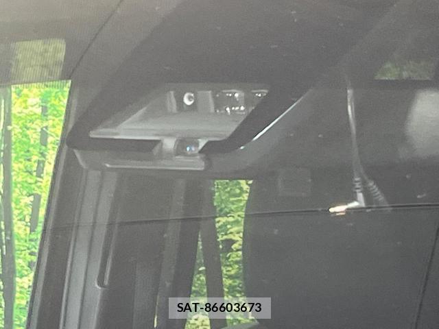 Toyota VOXY 2021-04 8728655-5