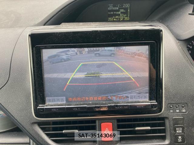 Toyota VOXY 2014-02 8728707-17