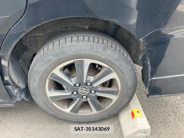 Toyota VOXY 2014-02 8728707-3