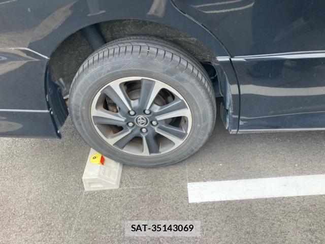 Toyota VOXY 2014-02 8728707-5