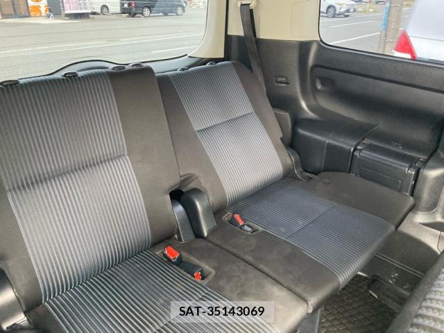 Toyota VOXY 2014-02 8728707-9