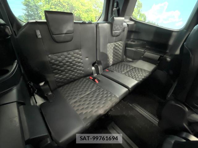 Toyota VOXY 2023-02 8728746-5