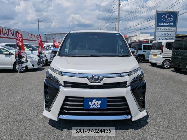 Toyota VOXY 2018-04 8728758-1
