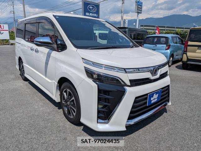 Toyota VOXY 2018-04 8728758-10