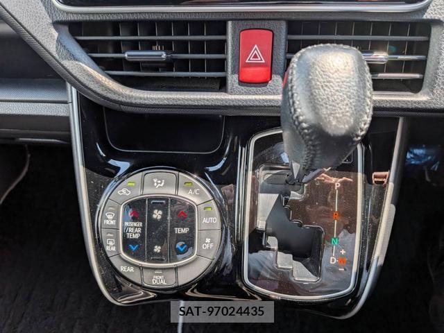 Toyota VOXY 2018-04 8728758-15