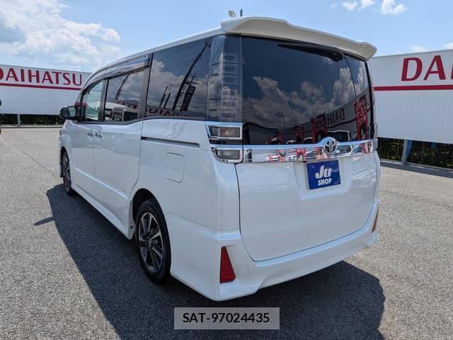 Toyota VOXY 2018-04 8728758-7