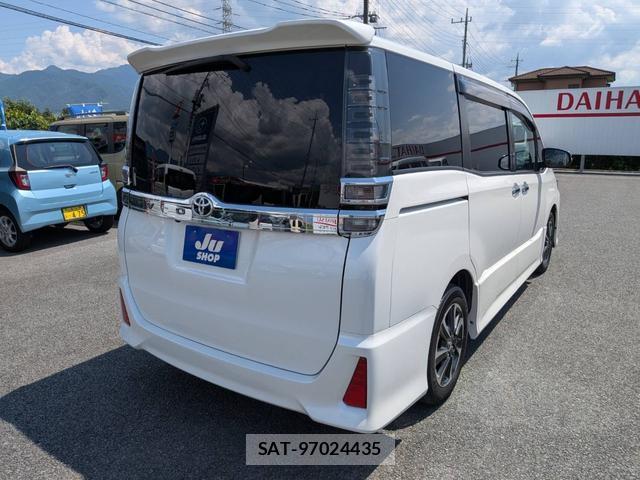 Toyota VOXY 2018-04 8728758-9