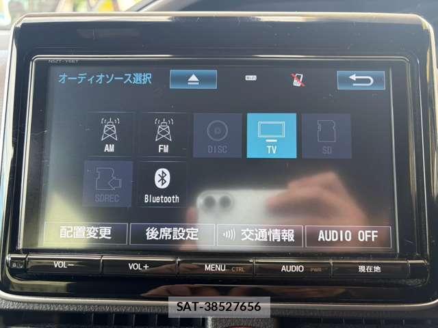 Toyota VOXY 2018-05 8728939-13