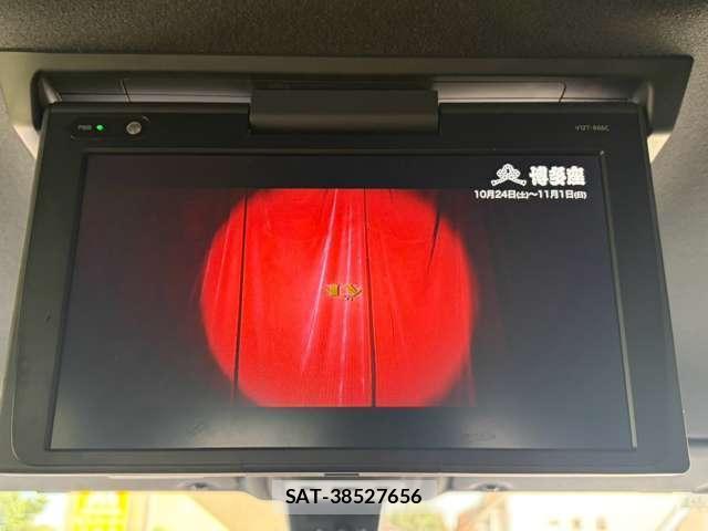 Toyota VOXY 2018-05 8728939-14