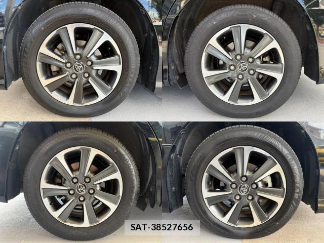 Toyota VOXY 2018-05 8728939-17